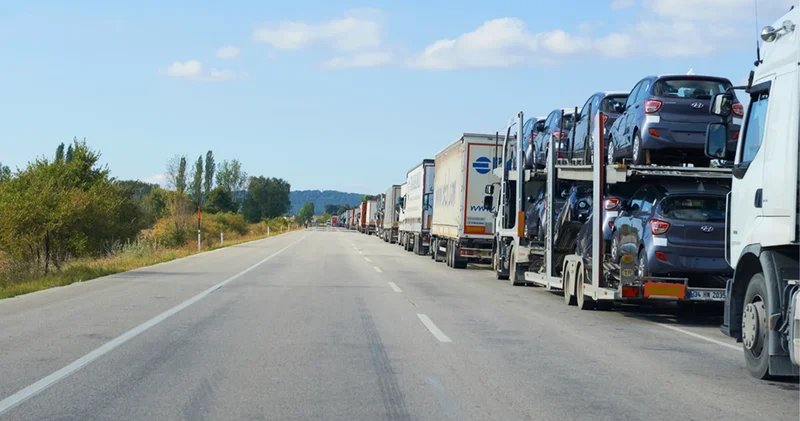 TIR şoförleri zamanla yarışıyor, taze ürün baskısı!