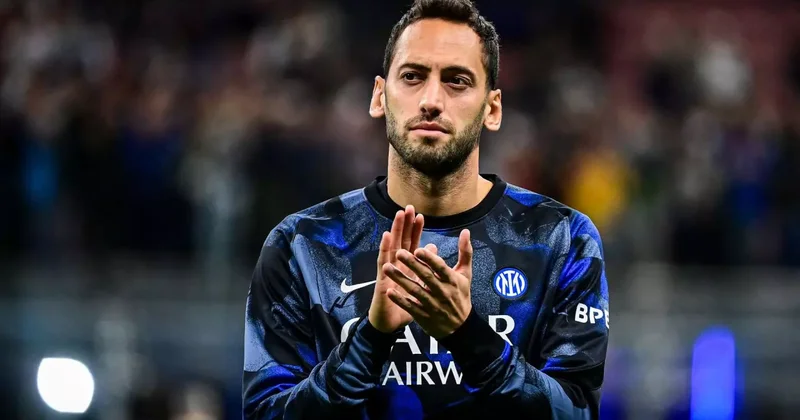 Hakan Çalhanoğlu, Galatasaray için gemileri yaktı! Maaşımı kendi belirlesin