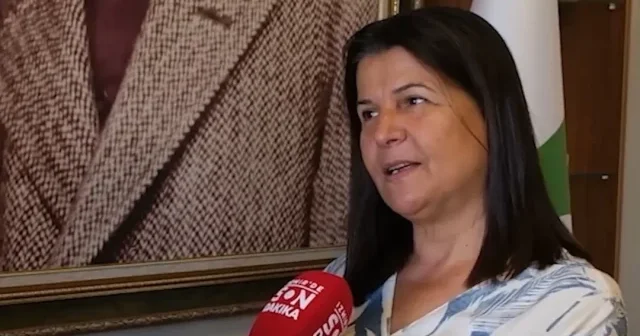 CHP’li başkan çevre atıklarını toplamak zorunda değiliz diyerek Foçalıları çöplerle baş başa bıraktı VİDEO İZLE